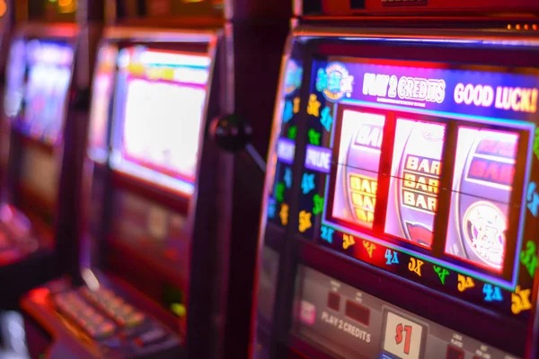 Slot games availability window indicator